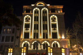 نورپردازی نمای کلاسیک ساختمان پروین